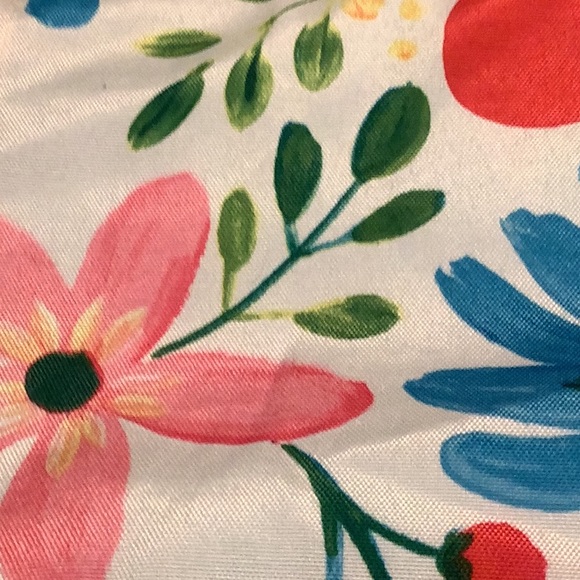 NEW SIX SPILL PROOF NAPKINS - Picture 4 of 4